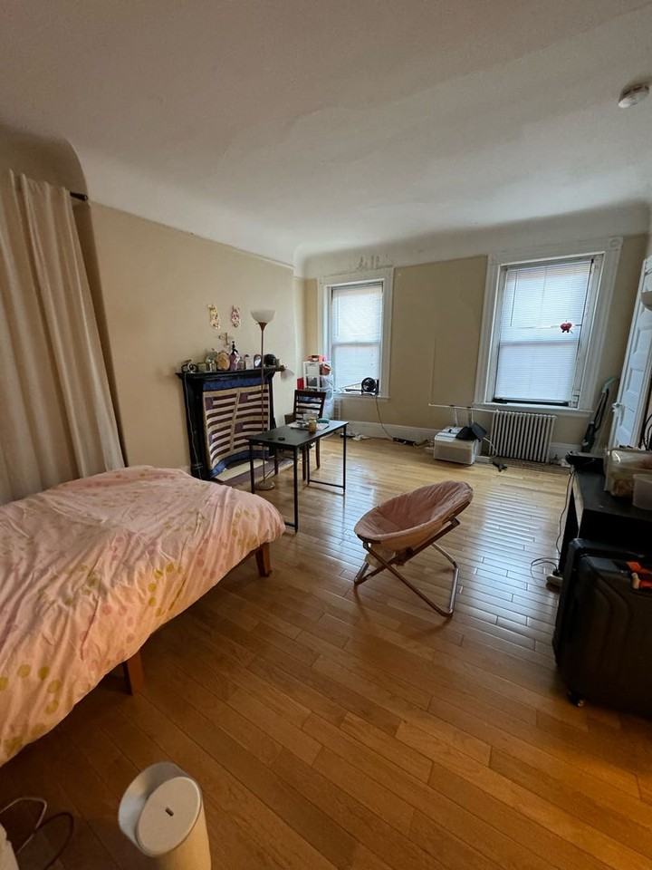 589B Beacon St - Photo 3 of 6