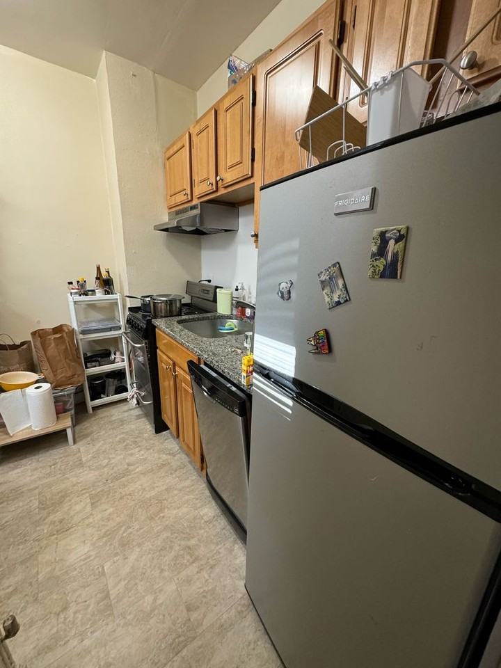 589B Beacon St - Photo 5 of 6