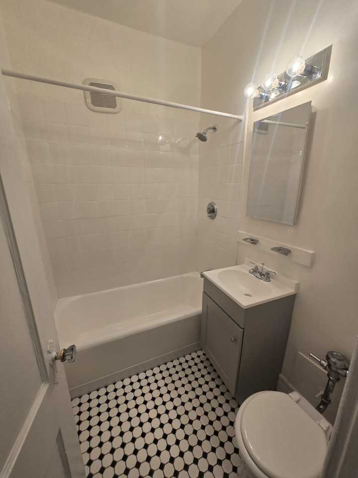 42 Kelly Parkway #202 - Photo 5 of 9