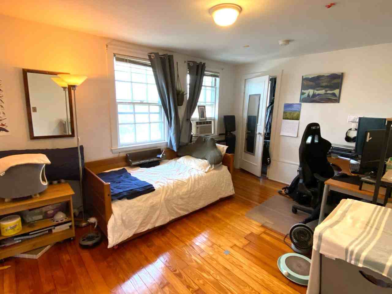 24 Lanark Rd - Photo 5 of 8