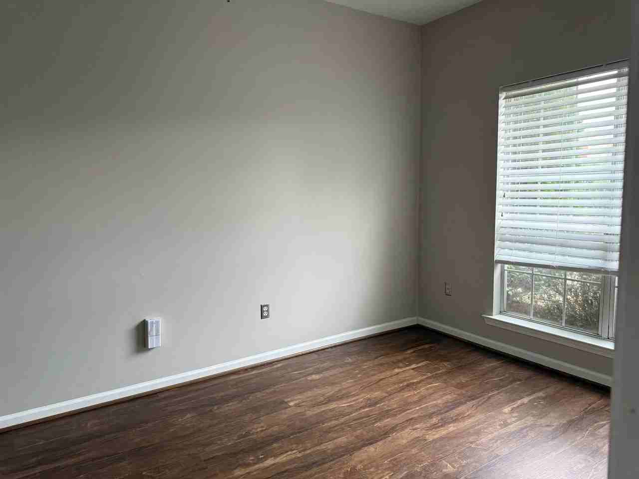 566 Treymoor Lake Cir - Photo 4 of 12