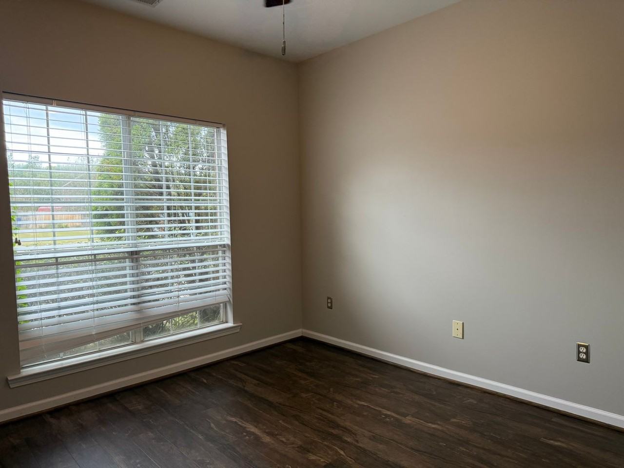 566 Treymoor Lake Cir - Photo 6 of 12