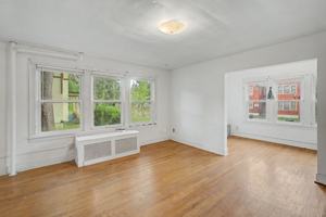 featured image of 407 W Green St