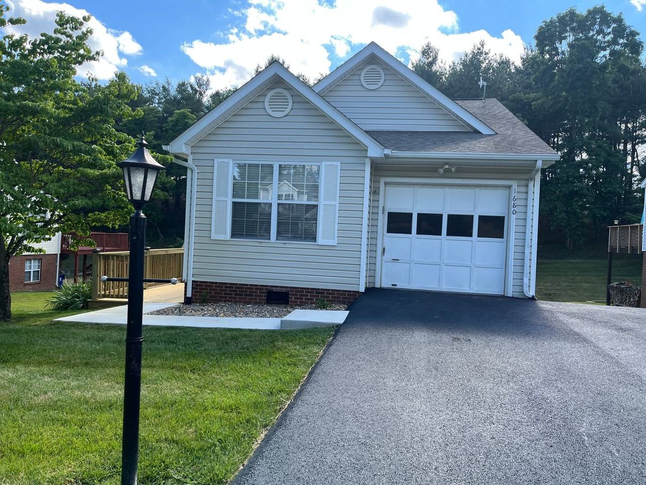 1680 Sleepy Hollow Rd - Photo 2 of 50