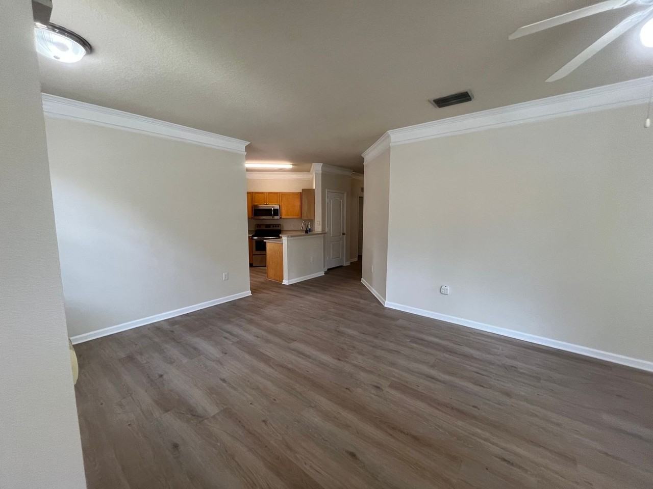 8819 Villa View Cir #107 - Photo 4 of 31