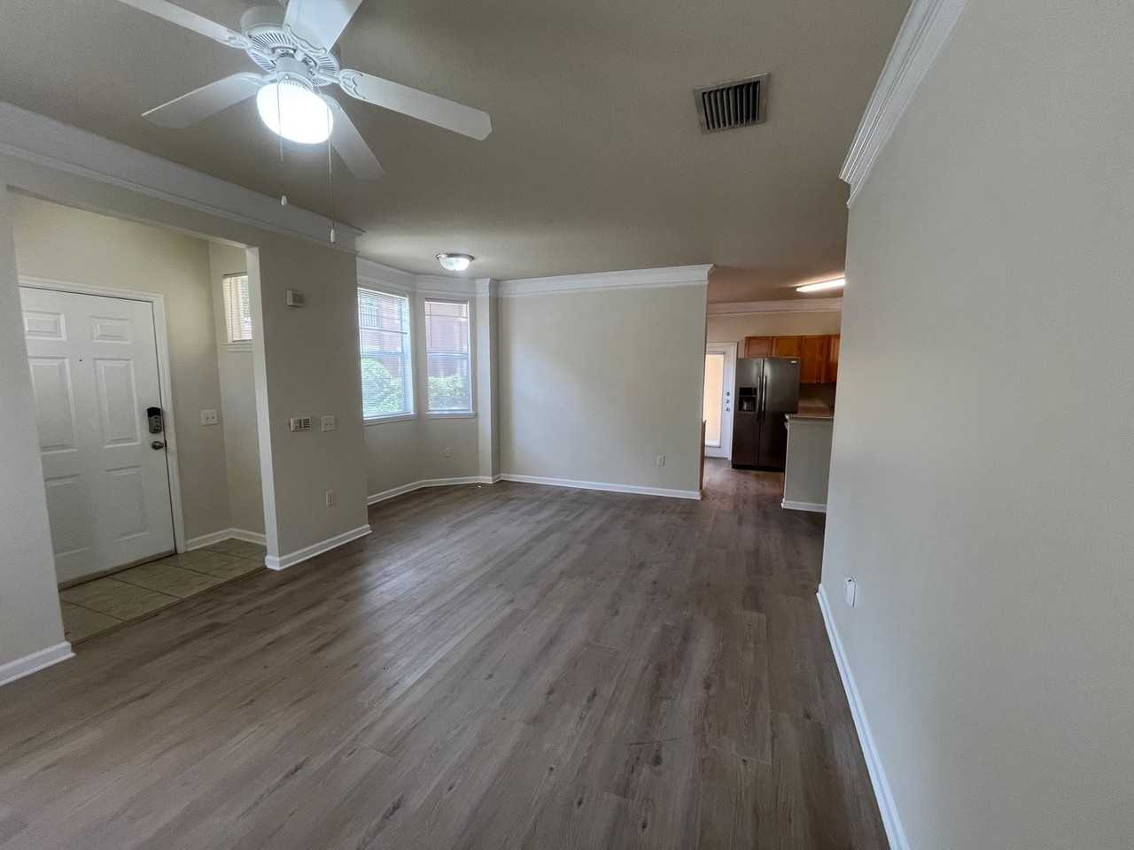 8819 Villa View Cir #107 - Photo 7 of 31