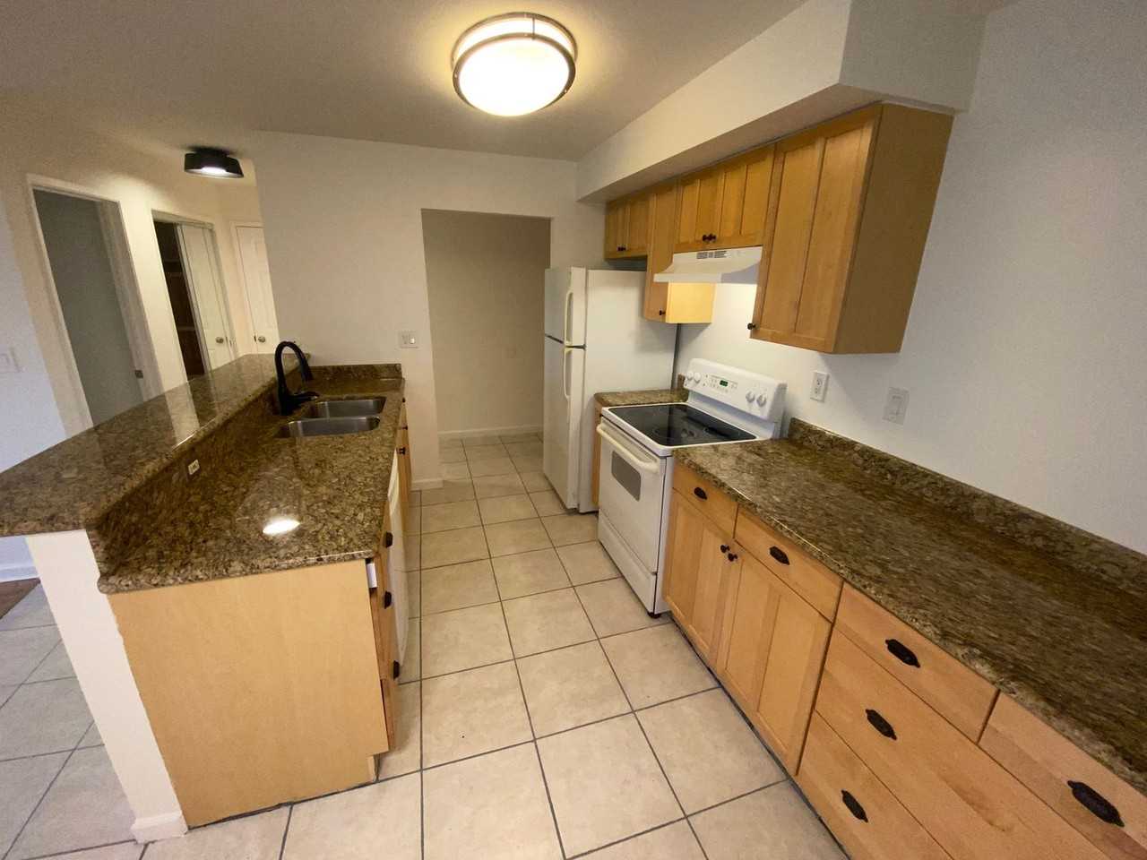 466 Crescent St - Photo 3 of 12