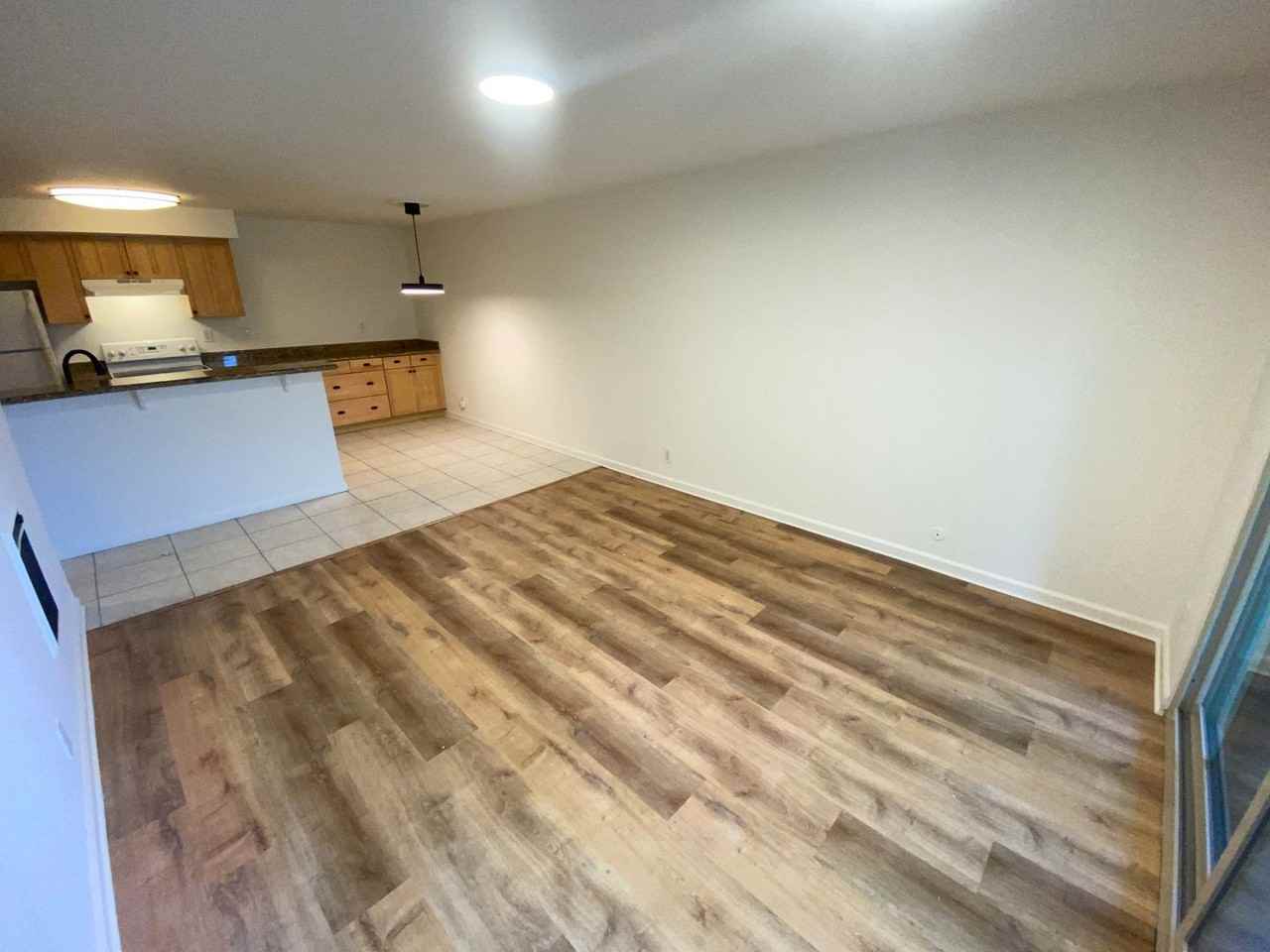 466 Crescent St - Photo 7 of 12