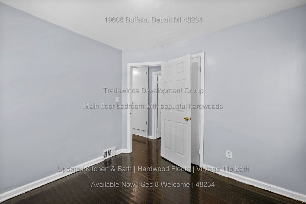 19608 Buffalo St - Photo 4 of 16