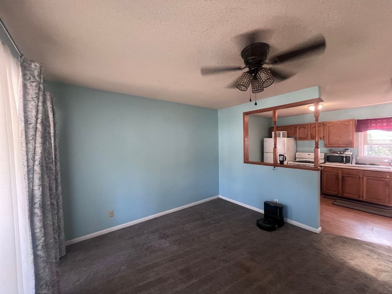 208 S Lamar Ave - Photo 2 of 5