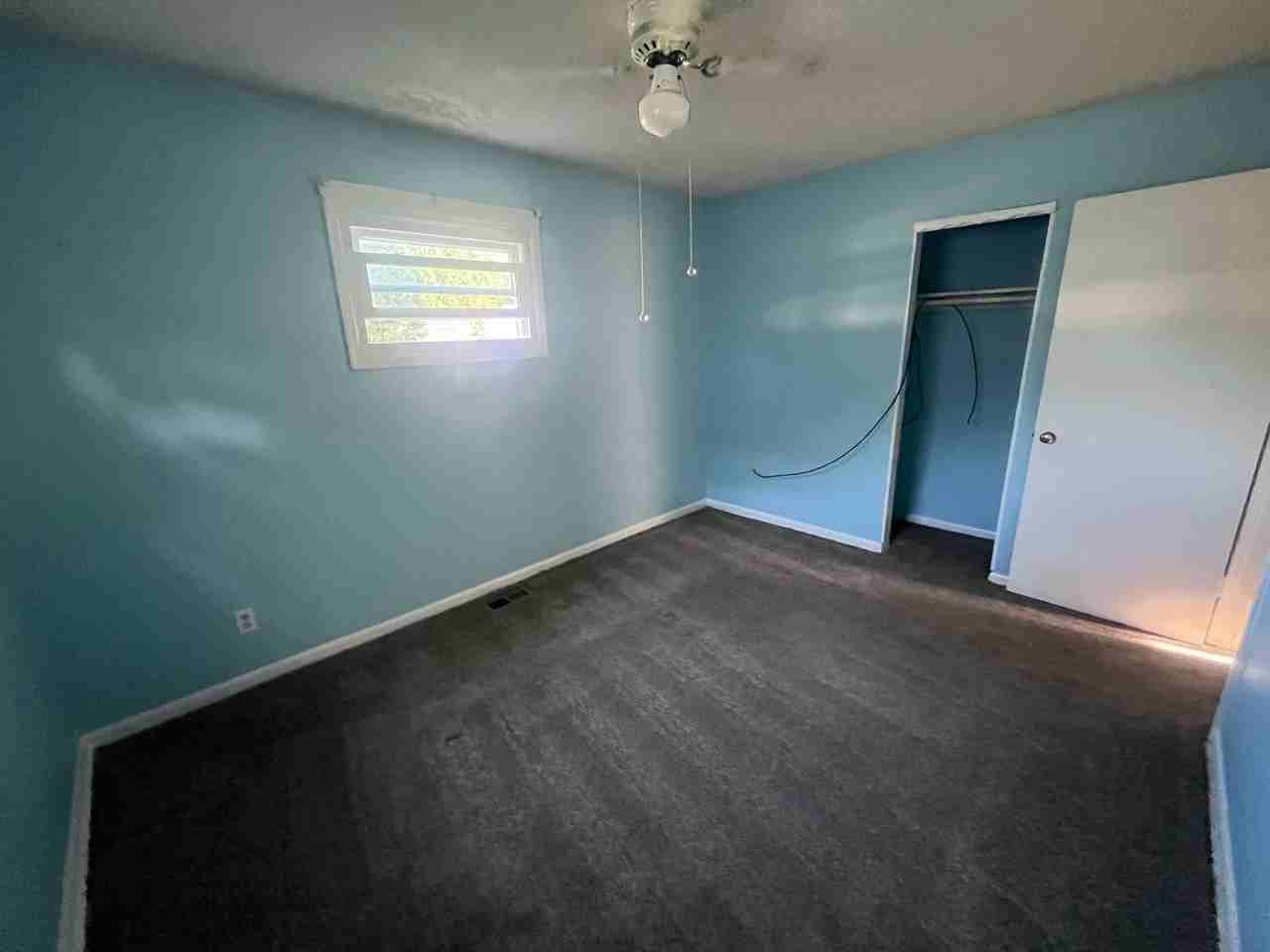 208 S Lamar Ave - Photo 3 of 5