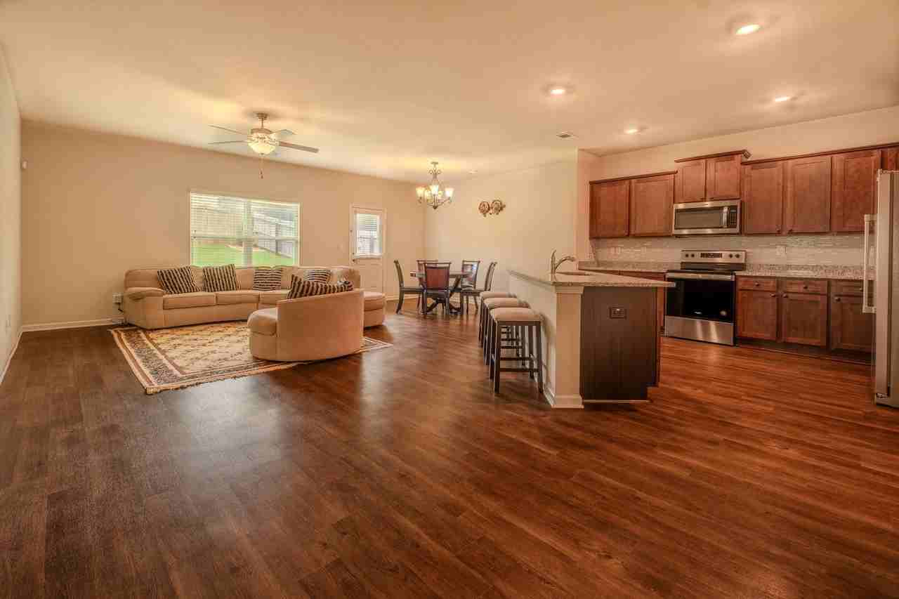 569 Greenlee Rd - Photo 4 of 23