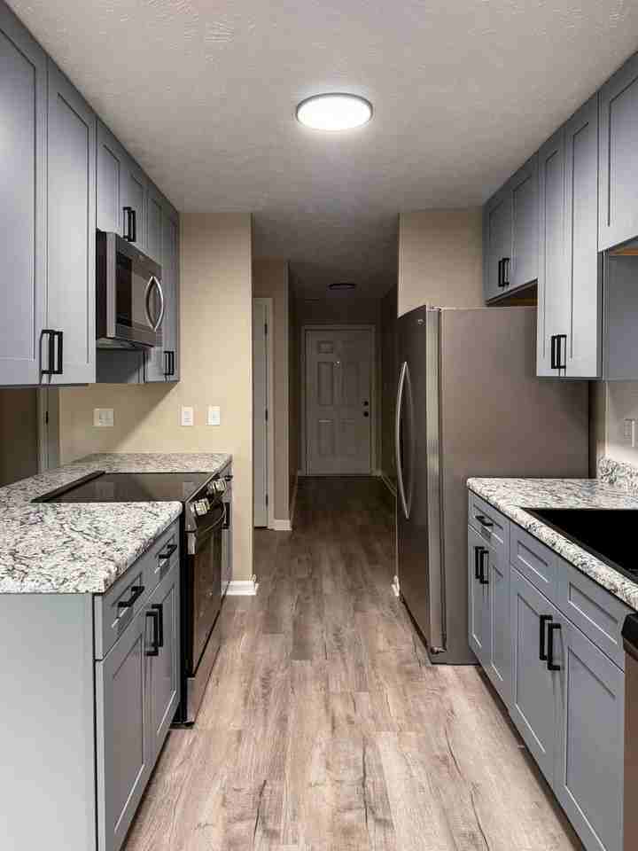 471 Brandermill Rd - Photo 3 of 20