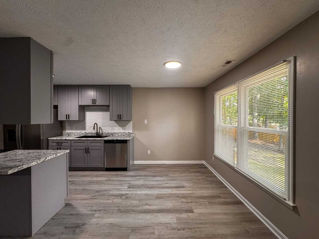 471 Brandermill Rd - Photo 5 of 20