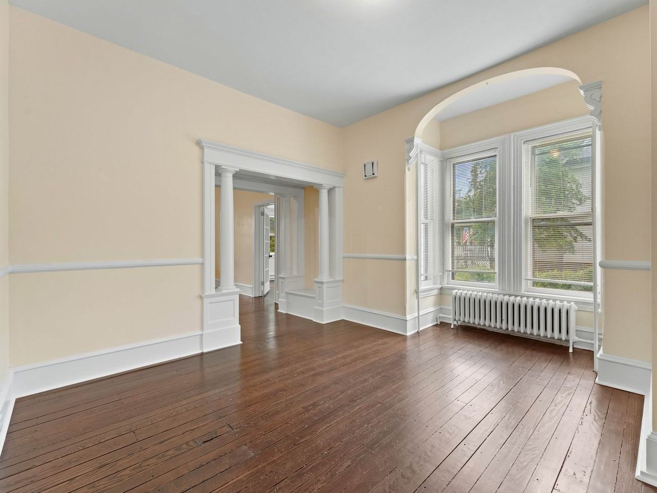 519 Kings Hwy - Photo 3 of 25