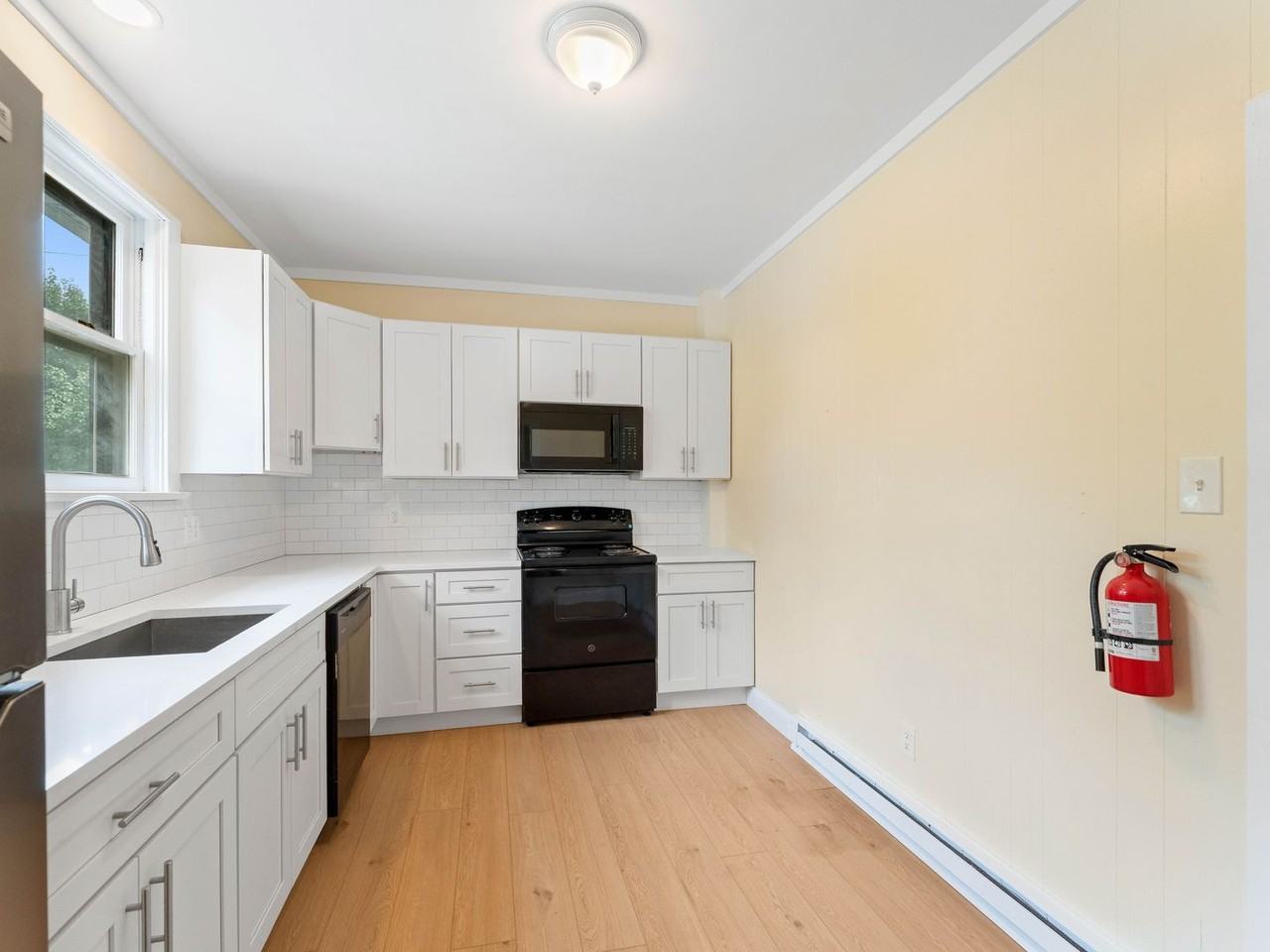 519 Kings Hwy - Photo 6 of 25
