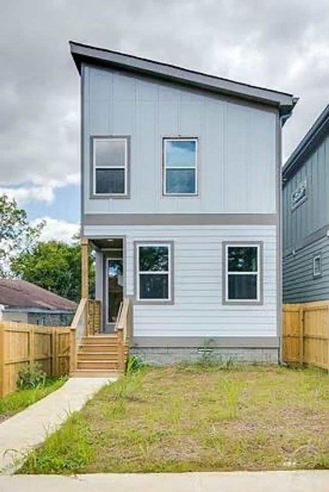2123 14th Ave N - Photo 6 of 15
