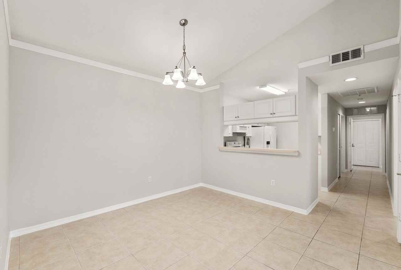 2291 Nw 16th Ter - Photo 5 of 32