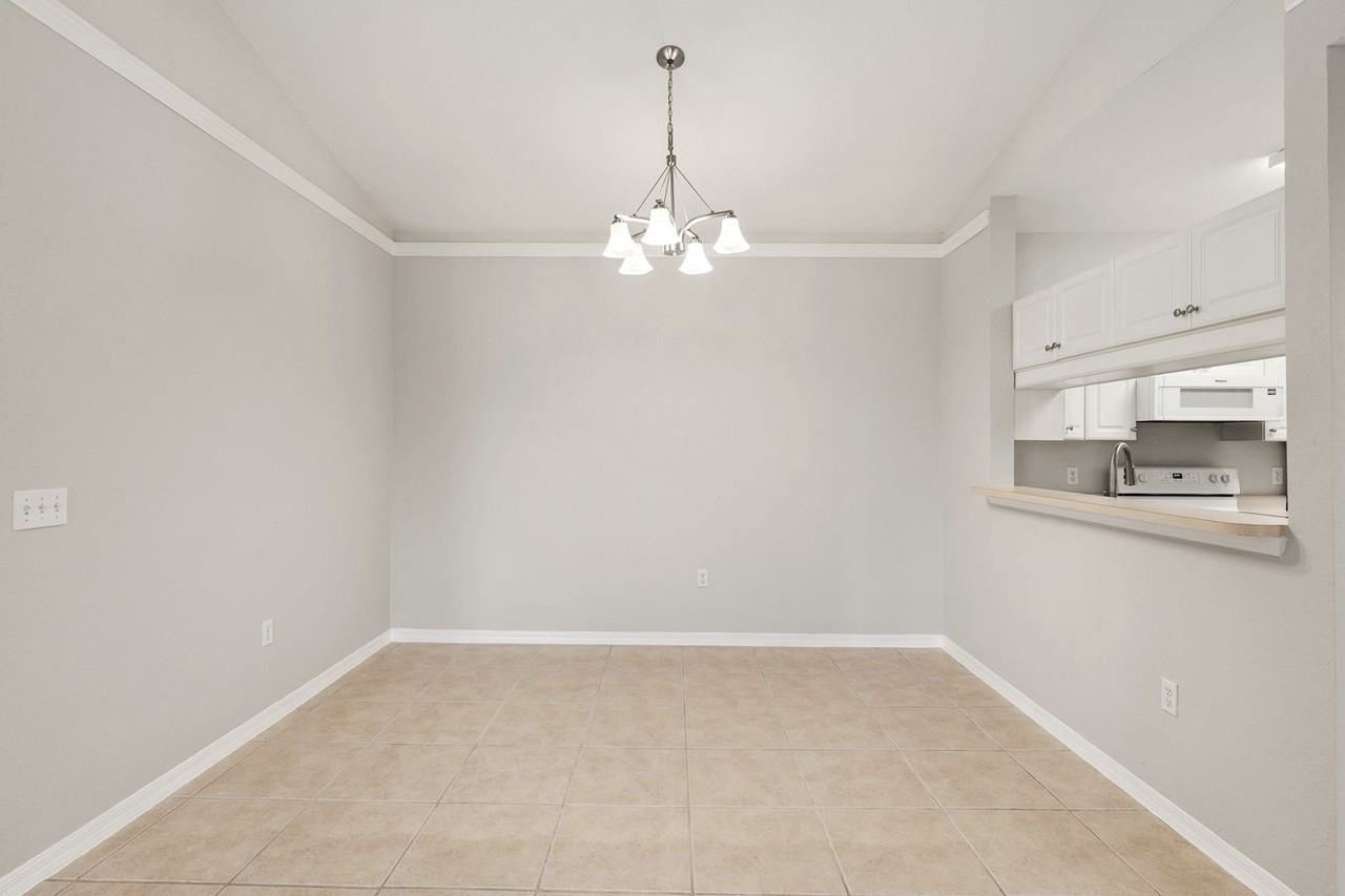 2291 Nw 16th Ter - Photo 6 of 32