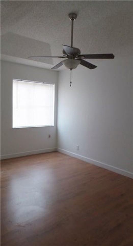 533 Nw 47th Ave - Photo 7 of 14