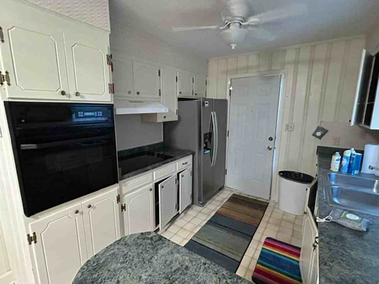 510 W 18th St - Photo 4 of 10