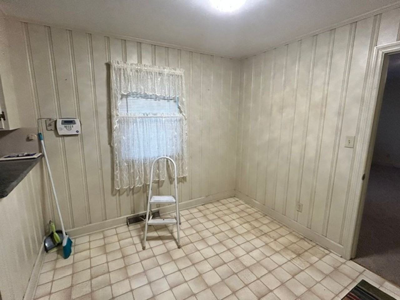 510 W 18th St - Photo 5 of 10