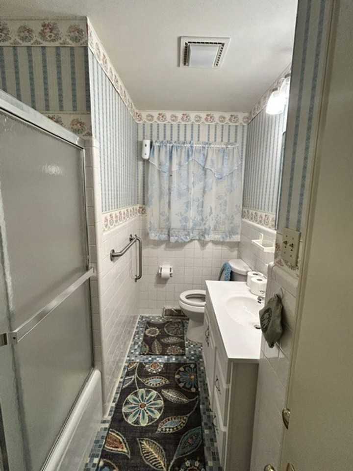 510 W 18th St - Photo 6 of 10