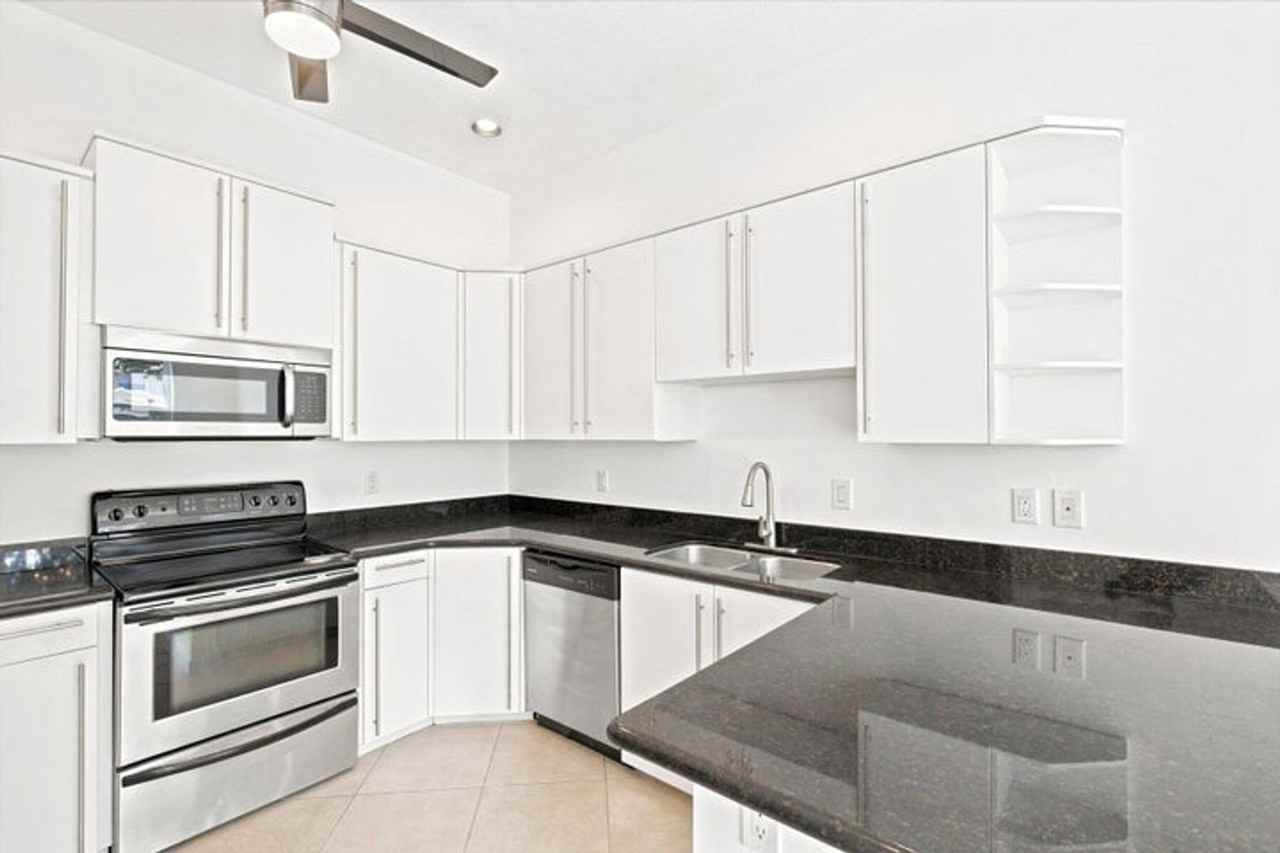 1224 Ne 18th Ave - Photo 3 of 18