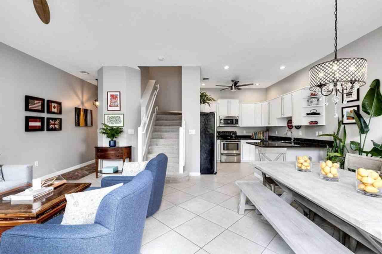 1224 Ne 18th Ave - Photo 5 of 18