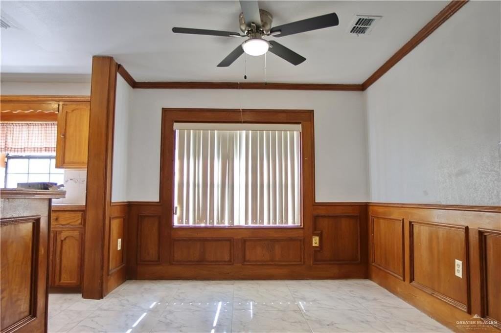927 E Salazar St - Photo 5 of 16