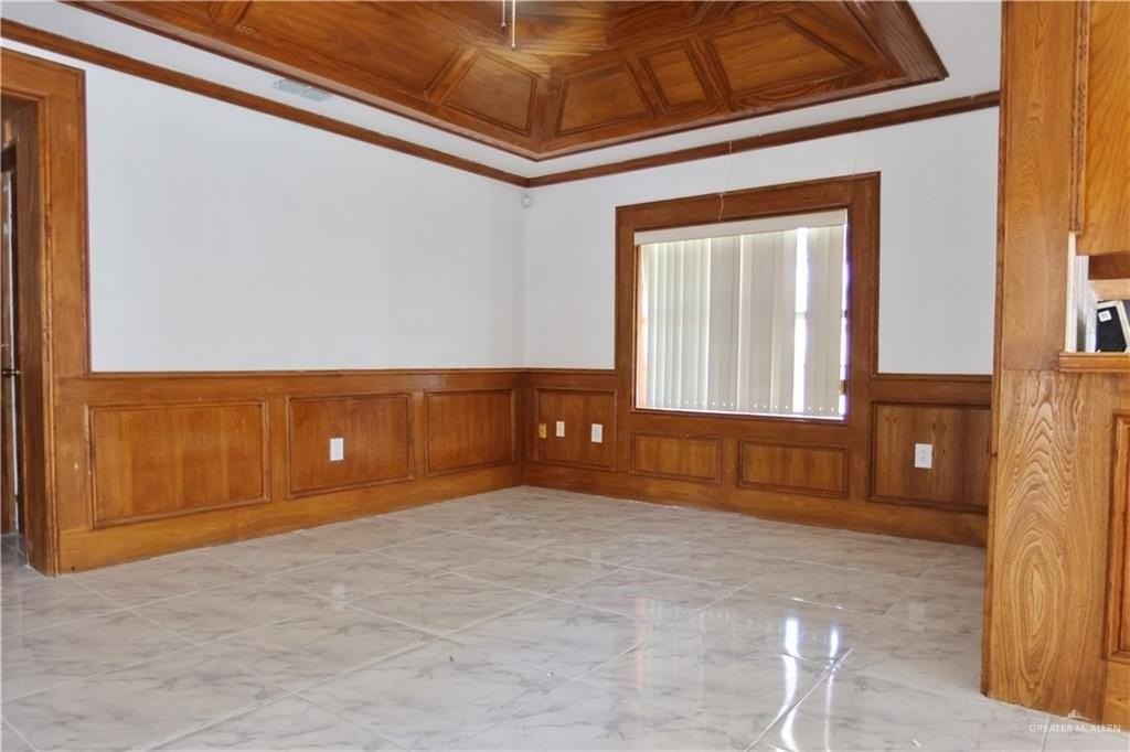 927 E Salazar St - Photo 6 of 16
