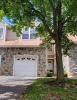 featured image of 1076 Oakcroft Ln