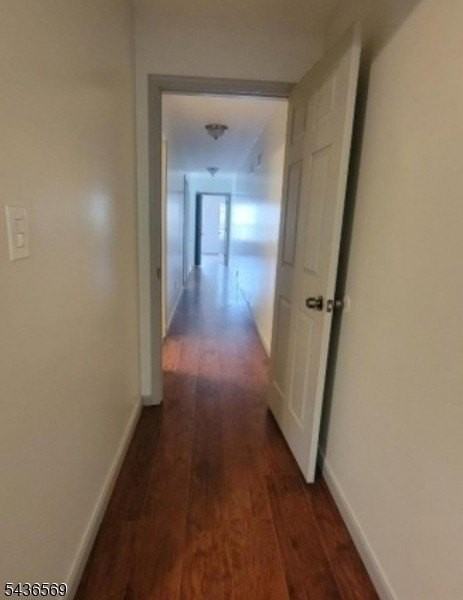 1076 Oakcroft Ln - Photo 2 of 15