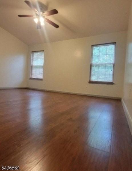 1076 Oakcroft Ln - Photo 5 of 15