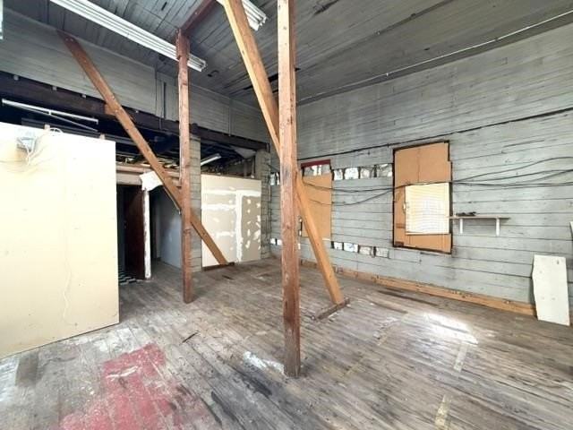 920 21st St - Photo 3 of 15