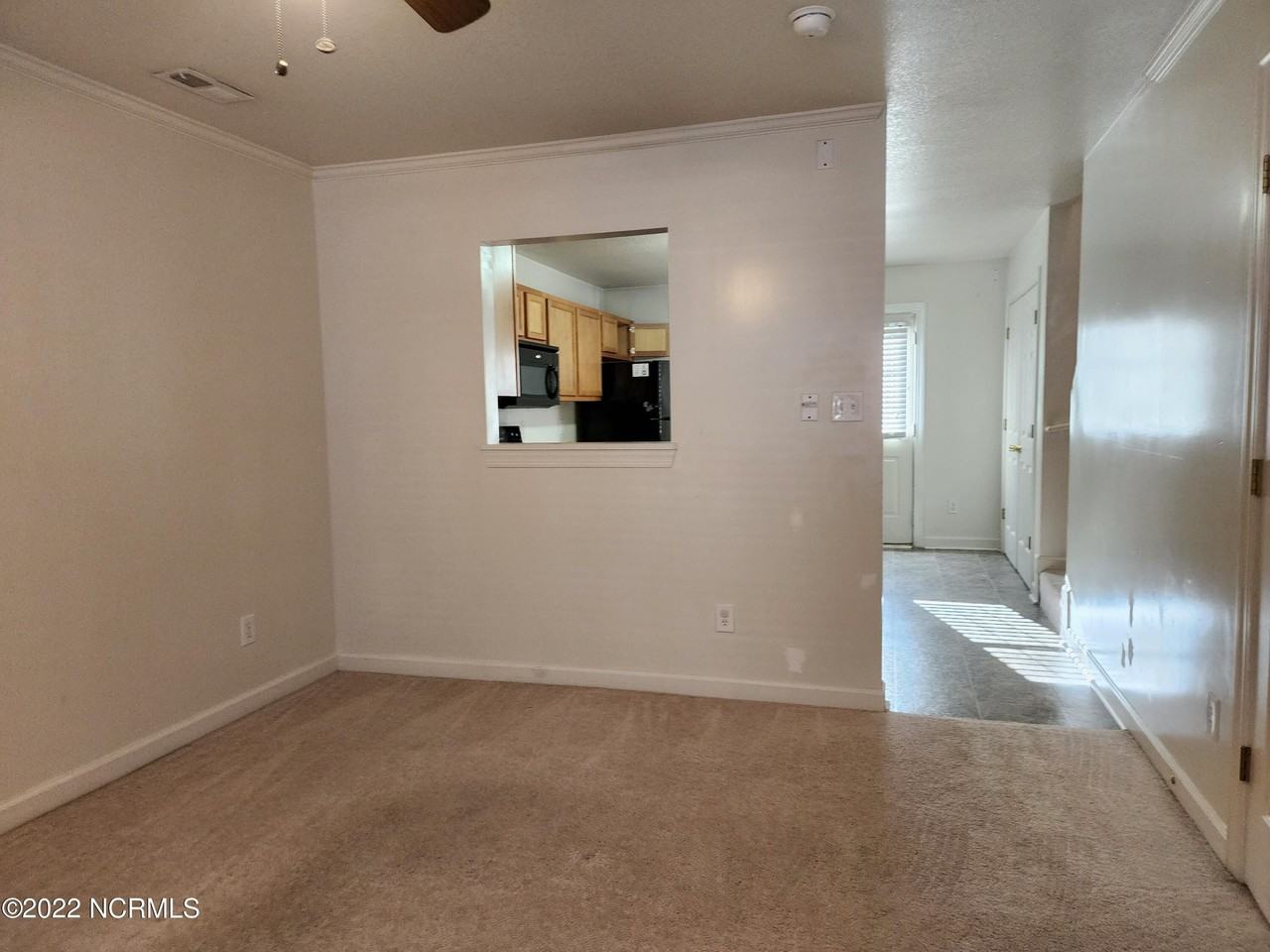 205 Bridgewood Dr - Photo 3 of 6