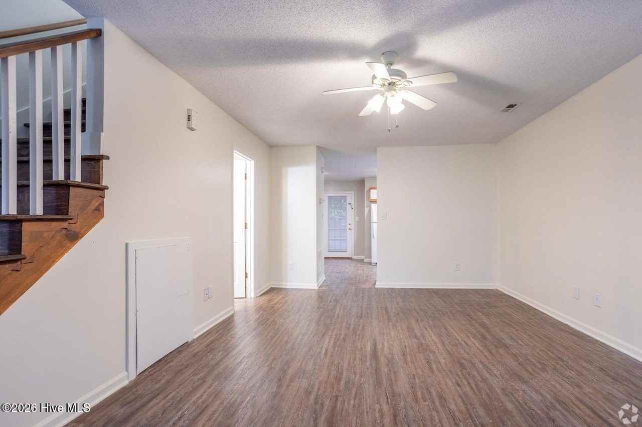 905 Allen Rd #D2 - Photo 2 of 12