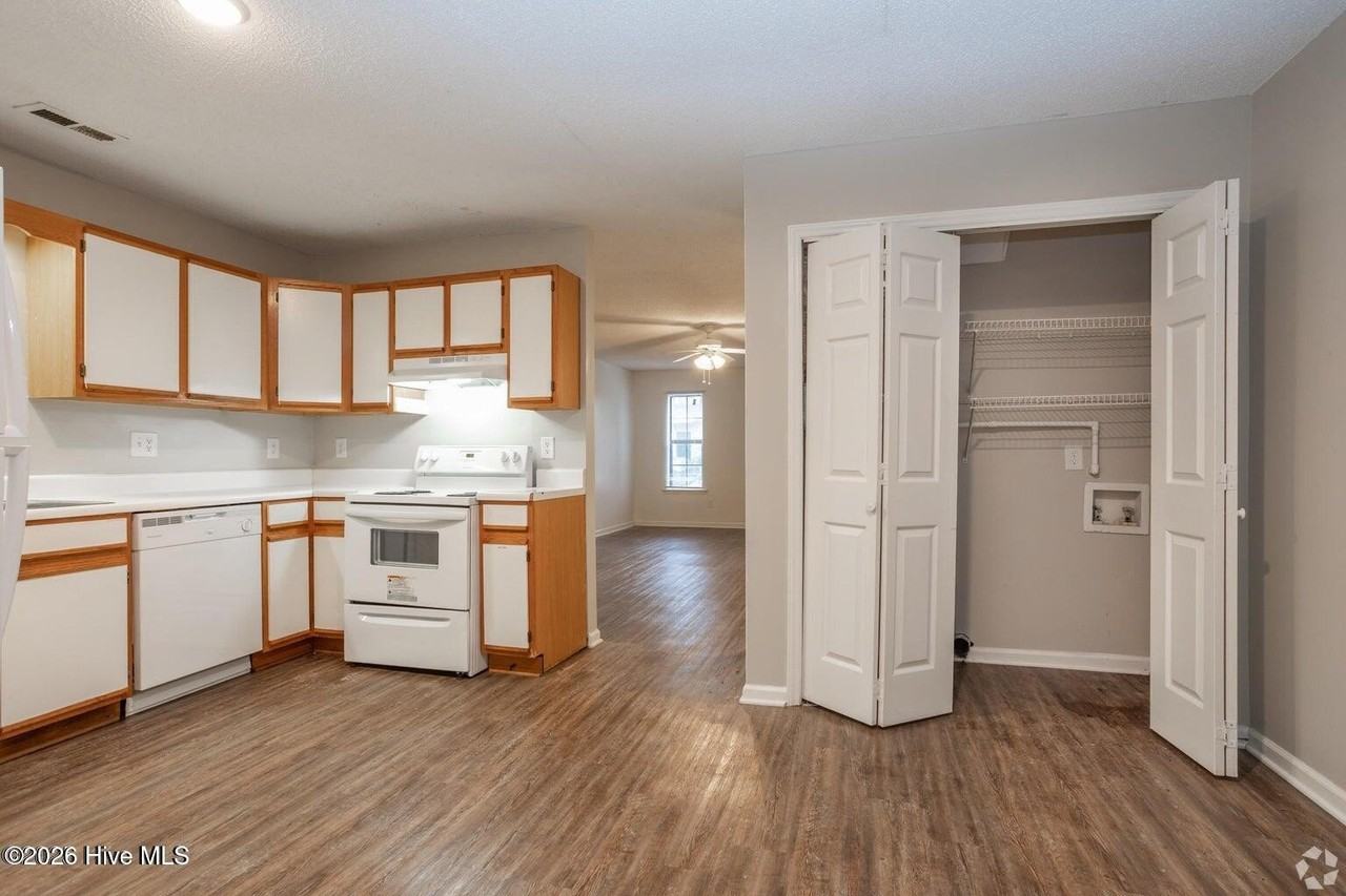905 Allen Rd #D2 - Photo 5 of 12