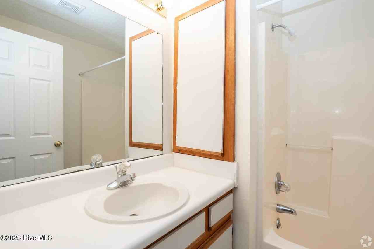 905 Allen Rd #D2 - Photo 7 of 12