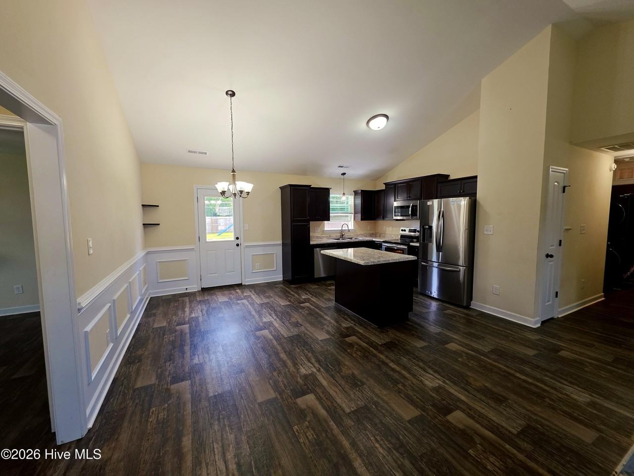 222 Rowland Dr - Photo 2 of 13