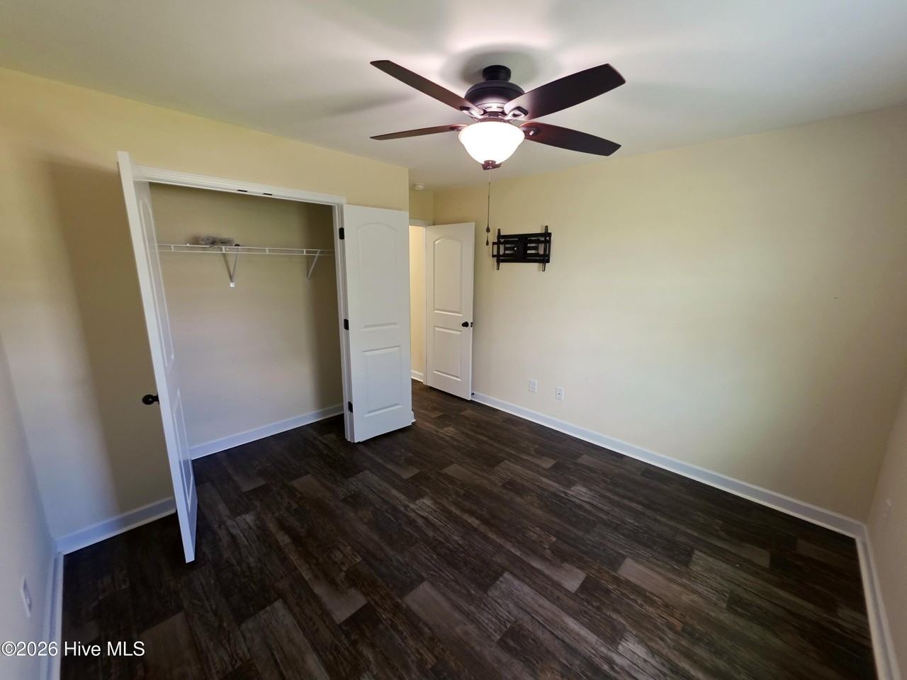 222 Rowland Dr - Photo 4 of 13