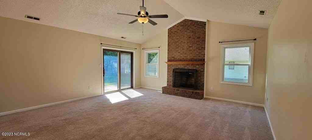 527 Raintree Cir - Photo 6 of 29