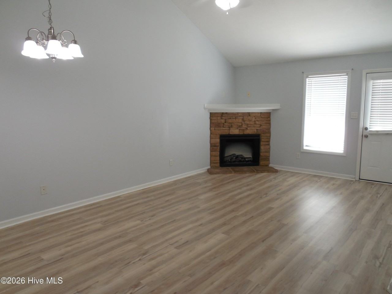 420 Northrop Pl - Photo 3 of 12
