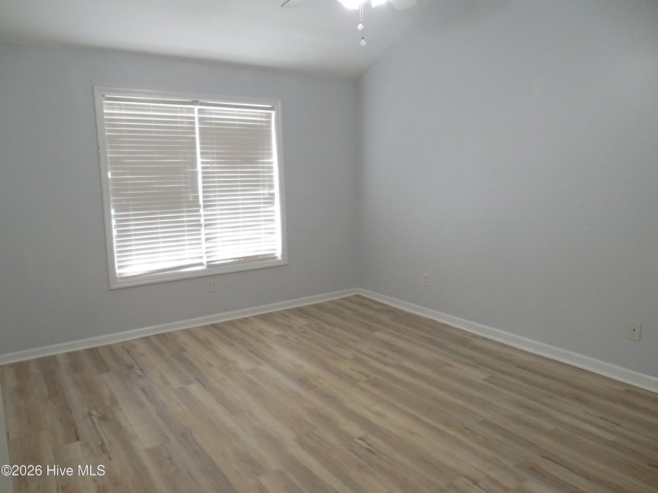 420 Northrop Pl - Photo 5 of 12