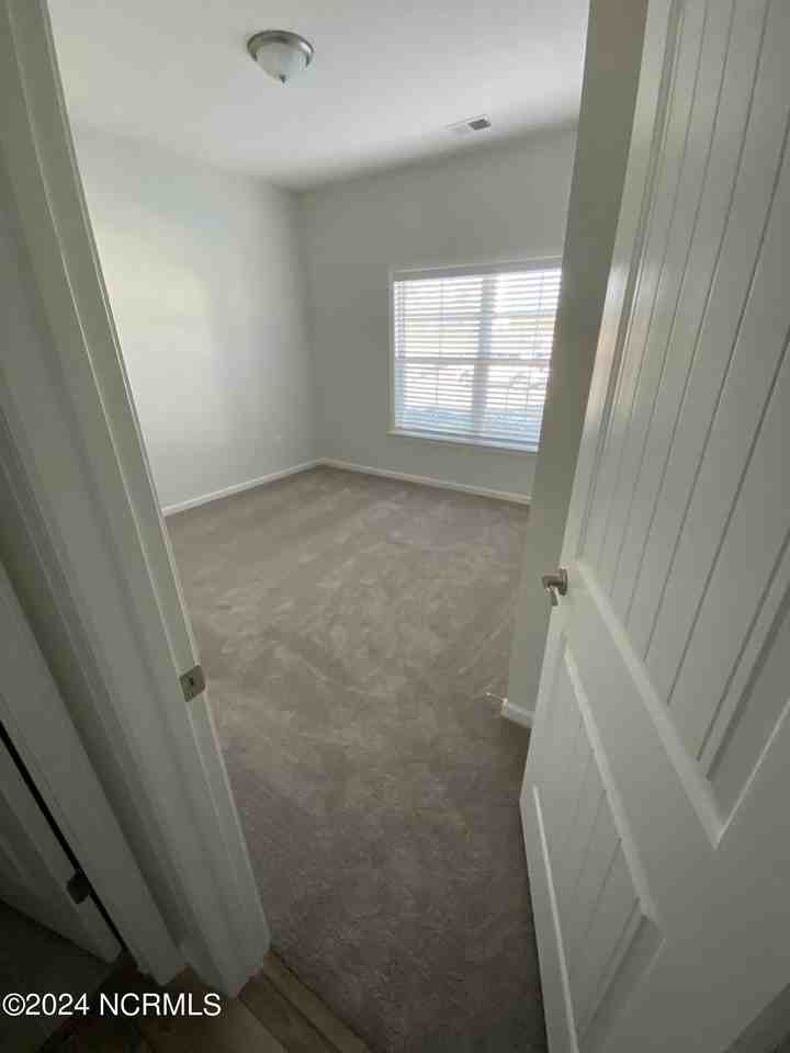 5728 Park W Circle - Photo 4 of 29