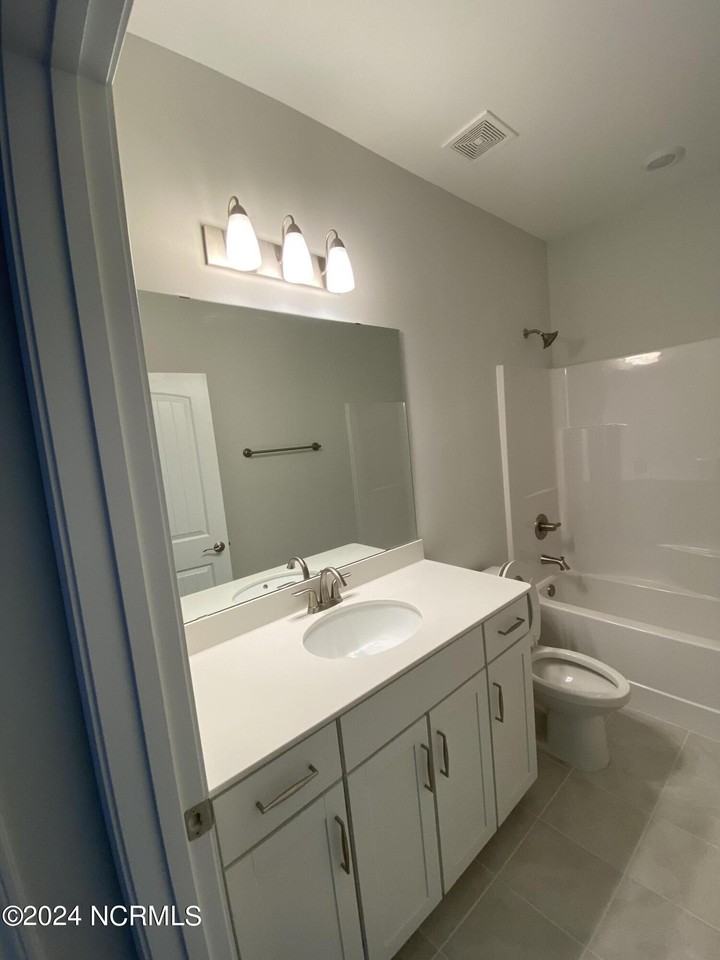 5728 Park W Circle - Photo 7 of 29