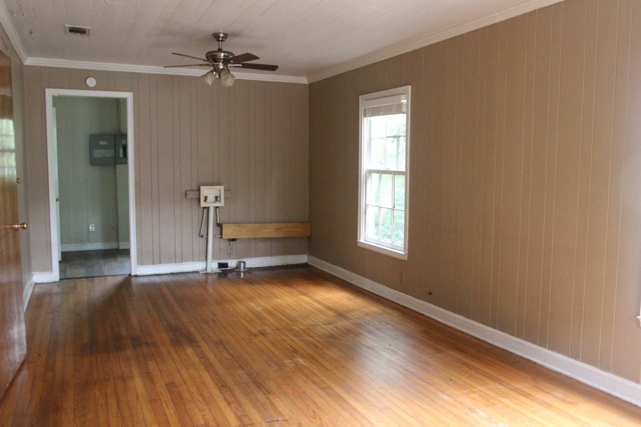 811 N Davis St #1 - Photo 2 of 12