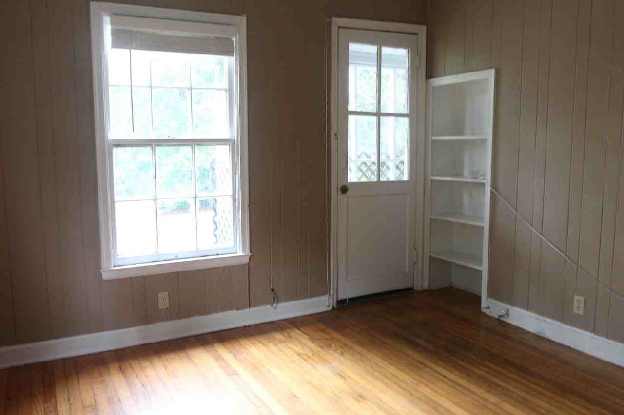 811 N Davis St #1 - Photo 5 of 12