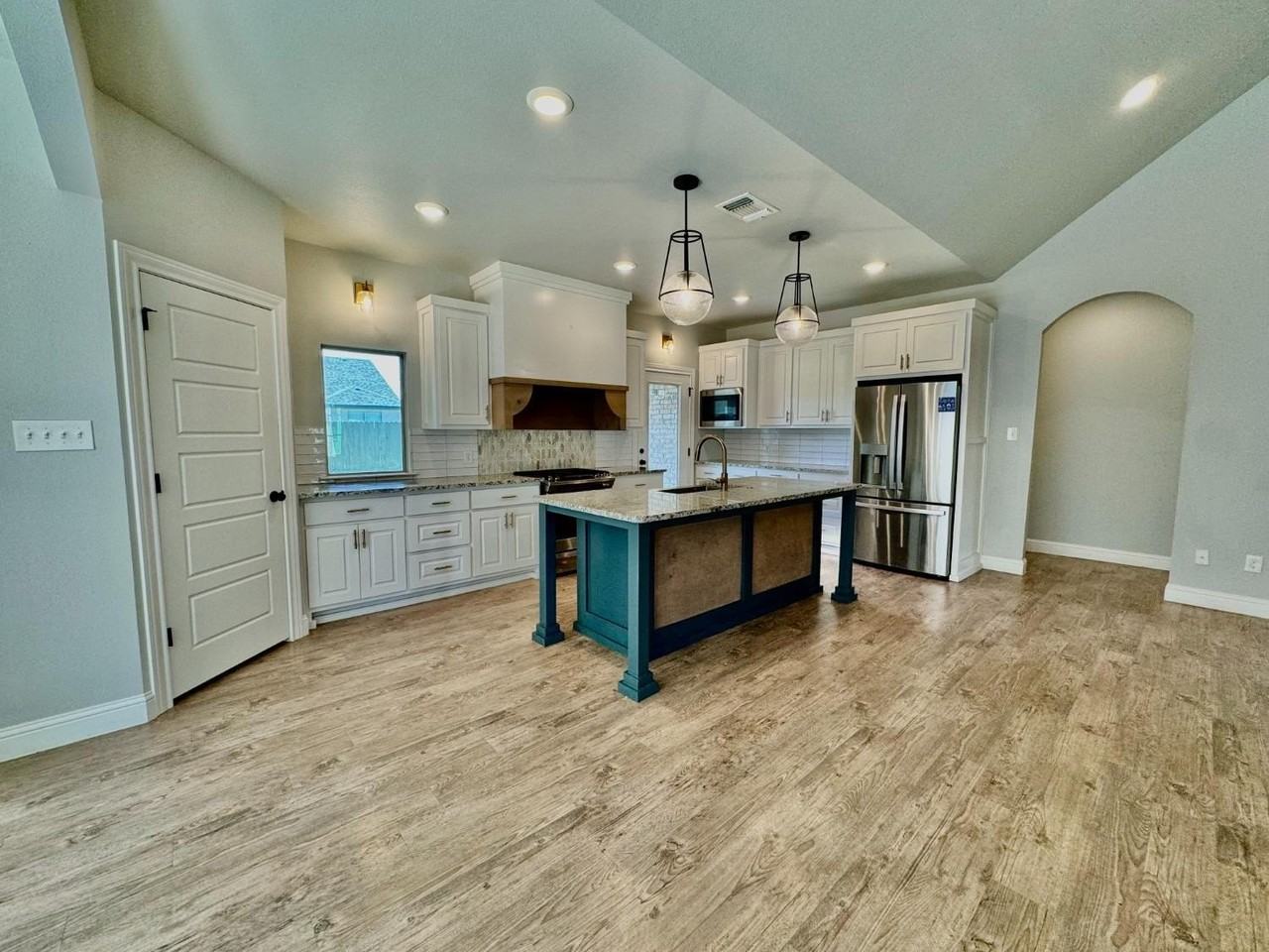 5607 117th St - Photo 4 of 30