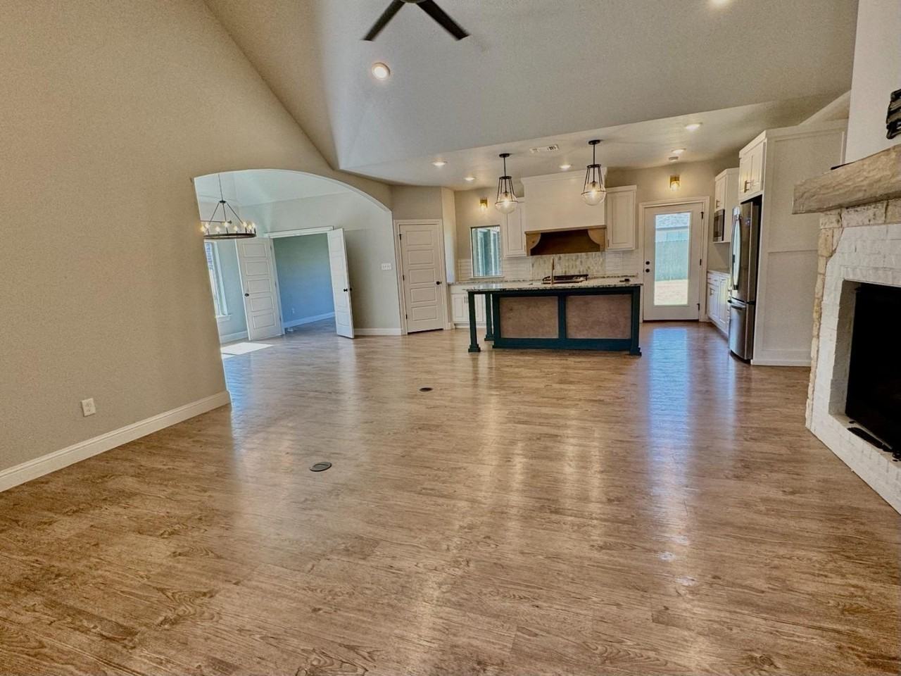 5607 117th St - Photo 5 of 30